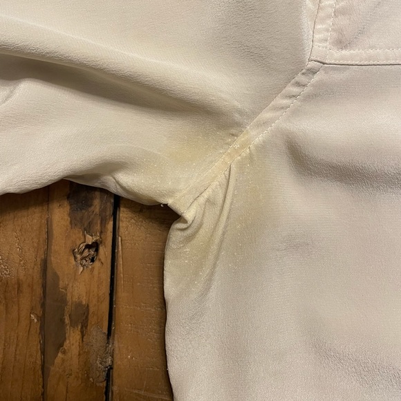 Everlane Silk top in off white - Picture 6 of 9
